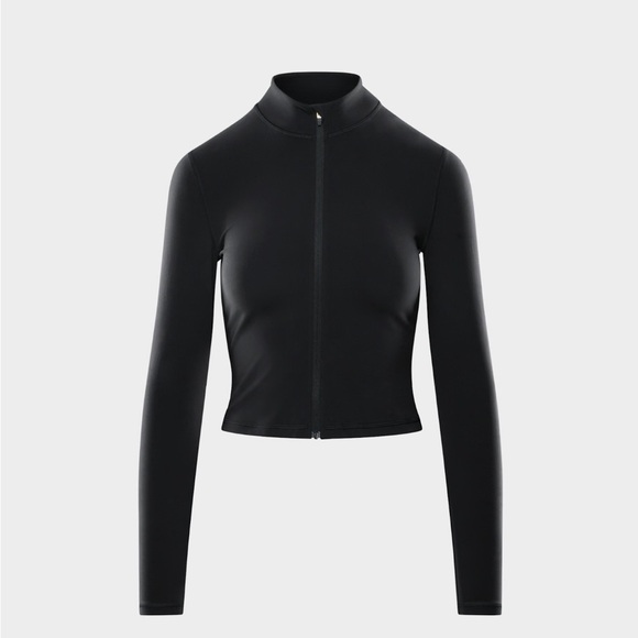 Aritzia Sweaters - Aritzia Butter limit zip up USED